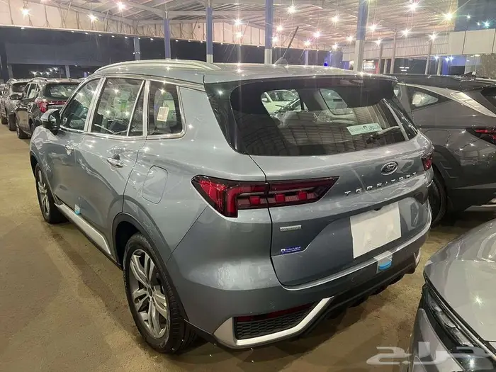 فورد تيريتوري تيتانيوم 2025 1