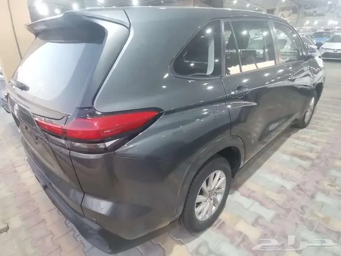 انوفا بنزين رصاصي 2025 سعودي 2