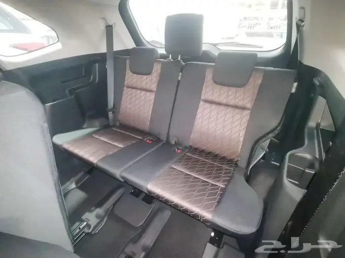 انوفا بنزين رصاصي 2025 سعودي 11