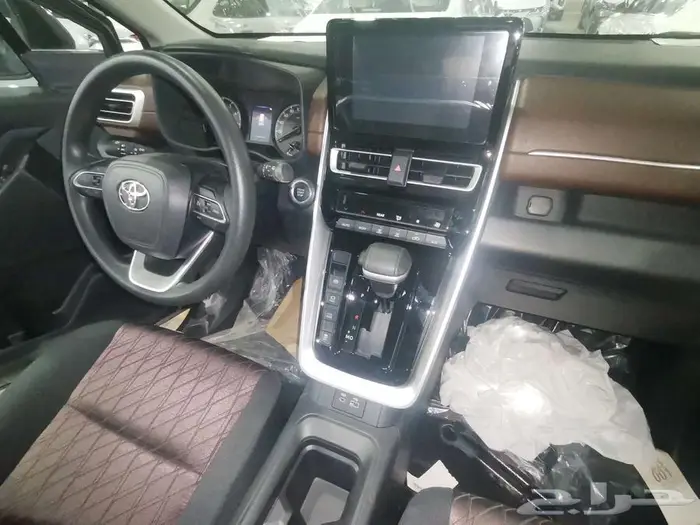 انوفا بنزين رصاصي 2025 سعودي 6