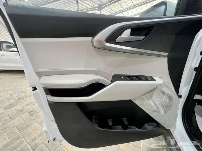 كيا كارينز 2025 نص فل 8