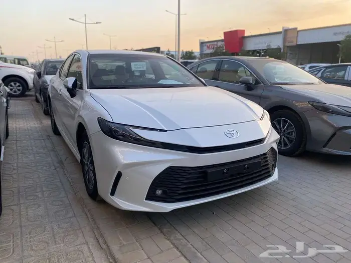 تويوتا كامري 2025 كاش استلام فوري اصفار صادر لوحات اقل سعر 2