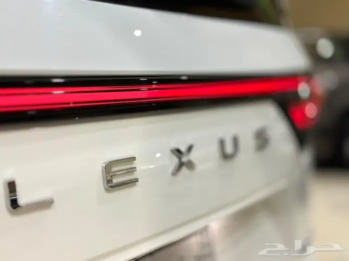 لكزس 2024 LX600 فئة اف سبورت عبداللطيف جميل. 10
