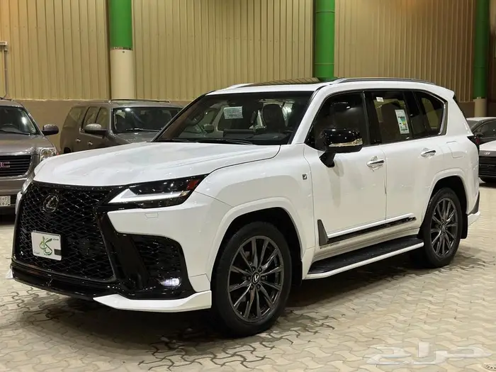 لكزس 2024 LX600 فئة اف سبورت عبداللطيف جميل. 2