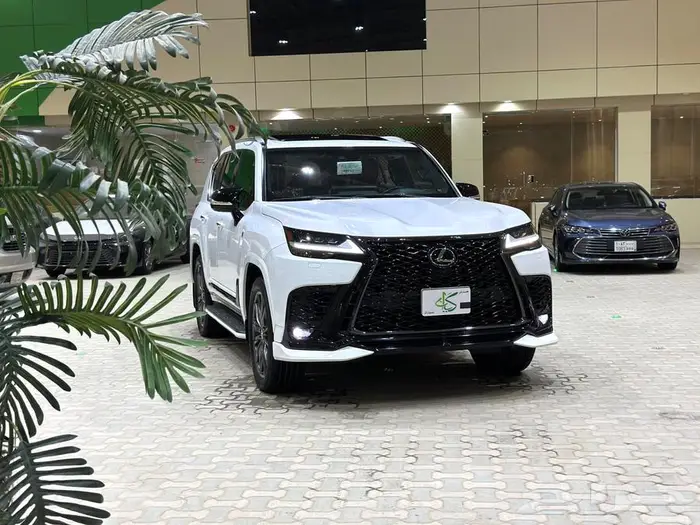 لكزس 2024 LX600 فئة اف سبورت عبداللطيف جميل. 0