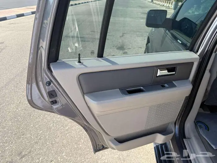 فورد اكسبيدشن 2013 16