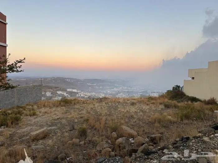 ارض مميزه ومطله اطلاله جميله 5