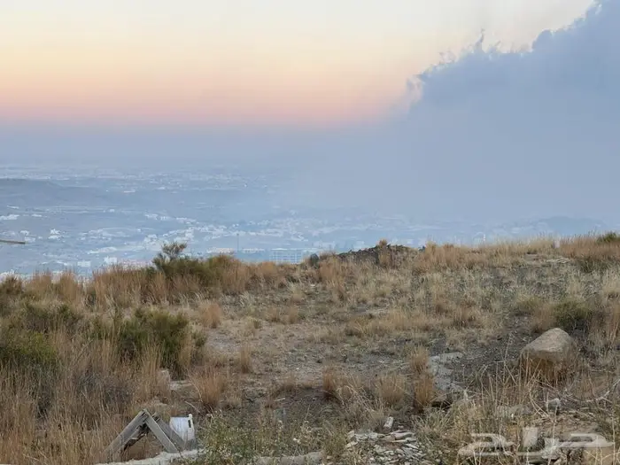 ارض مميزه ومطله اطلاله جميله 3