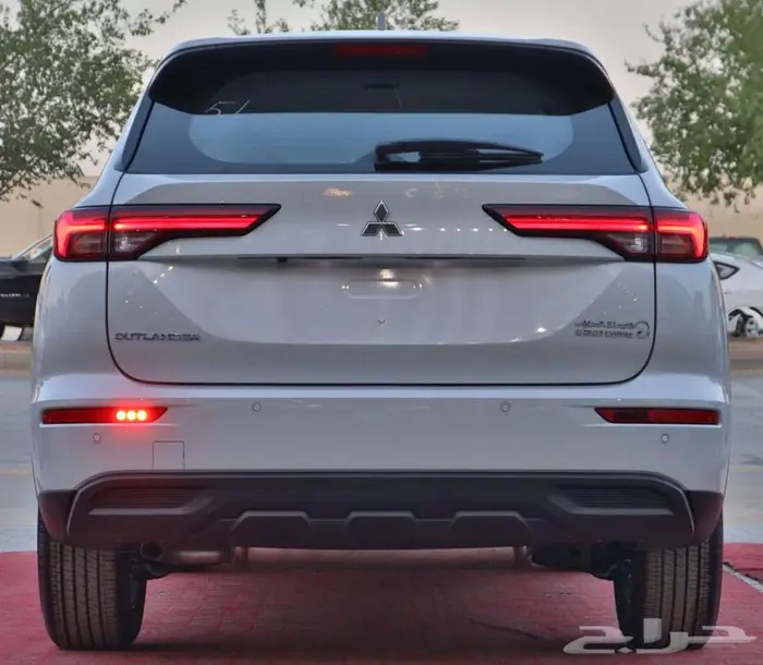 ميستوبيشي اوتلاندر 5 راكب و7 راكب بدون دبل 2025 مبيعات بنوك 7