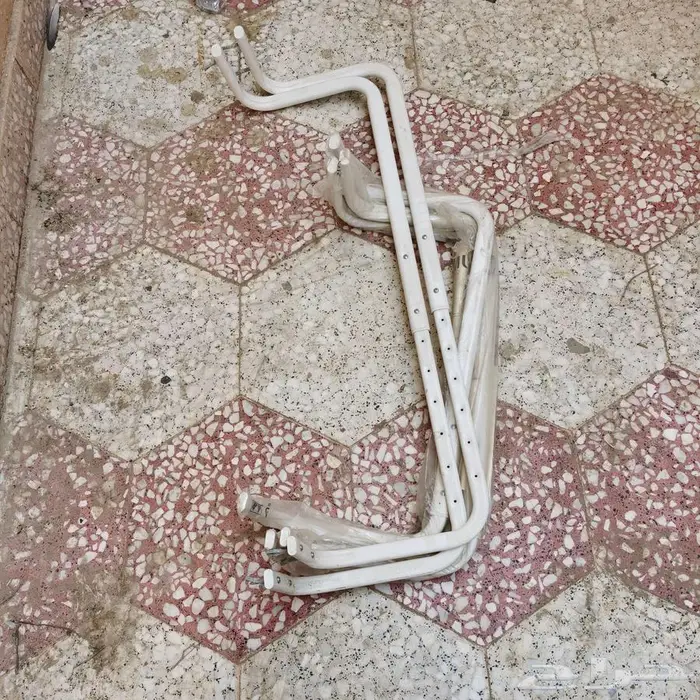 علاقات جدار من اكيا 1