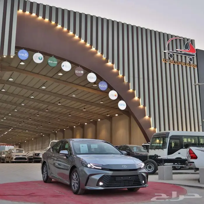 تويوتا كامري Eبنزين 2025 سعودي كل الألون والفئات متوفره 2