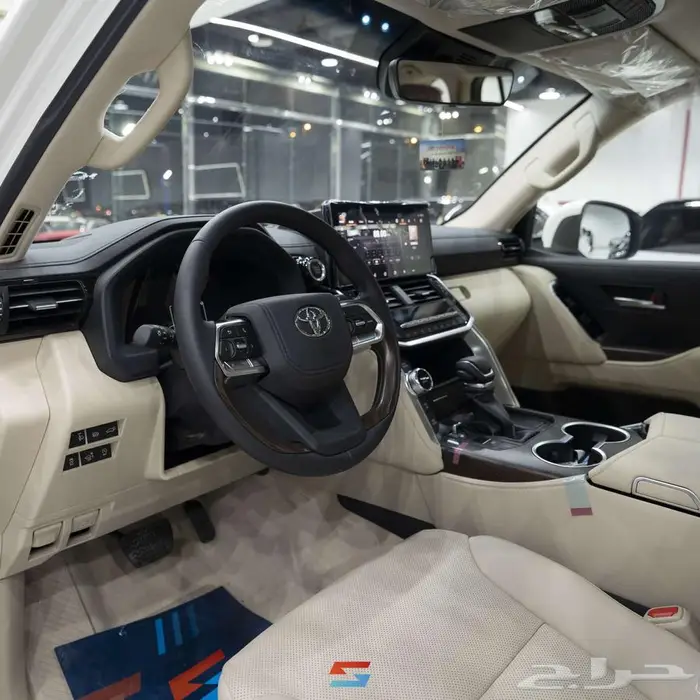 تويوتا لاندكروزر GXR L4 موديل 2025 8