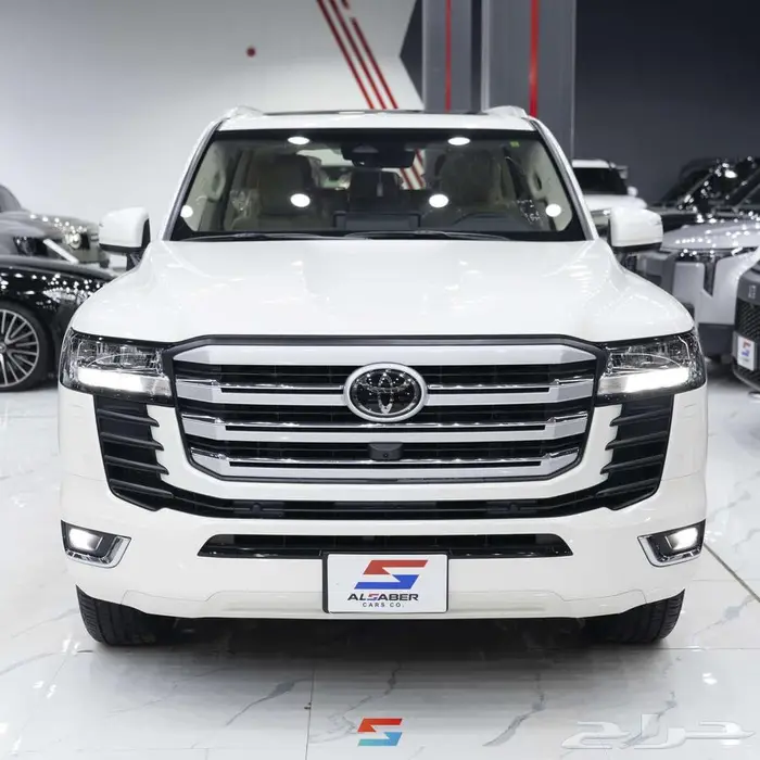 تويوتا لاندكروزر GXR L4 موديل 2025 1