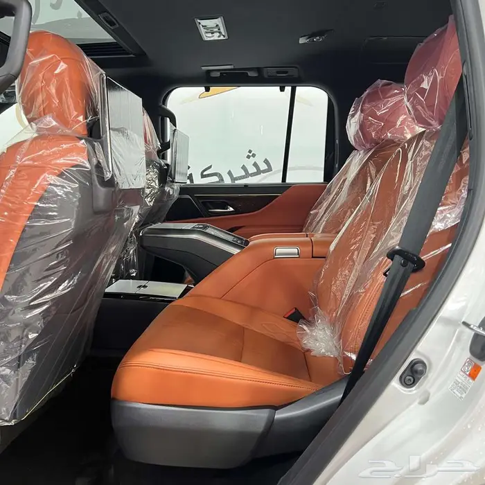 عرض خاص لكزس LX600 VIP بنزين 2025 بسعر 605000 5
