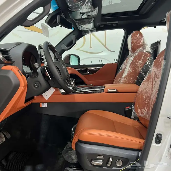 عرض خاص لكزس LX600 VIP بنزين 2025 بسعر 605000 8