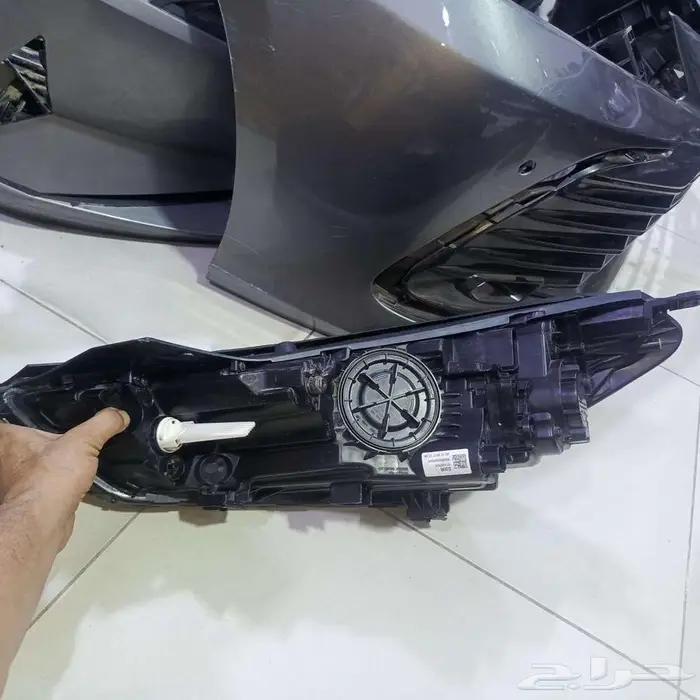 شمعة توسان يمين اصلي مستعمل 2016 - 2017 4