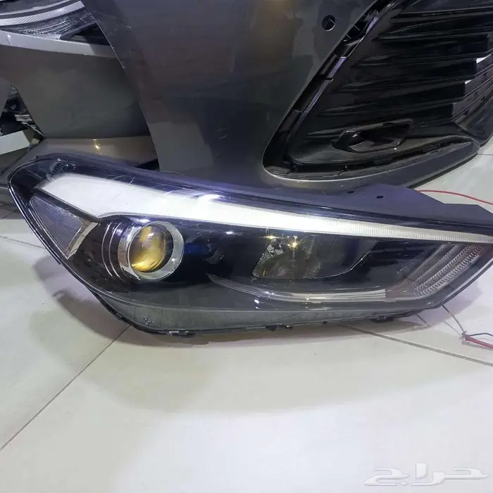 شمعة توسان يمين اصلي مستعمل 2016 - 2017 3