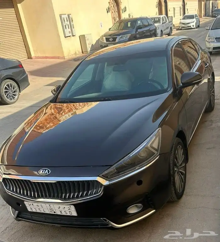 للبيع كيا كادنزا موديل 2018 0