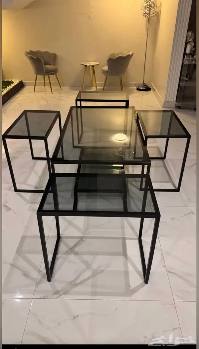 للبيع طاوله مع 4خدمه 2