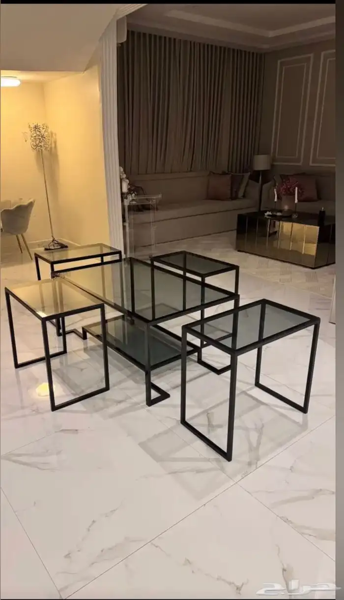 للبيع طاوله مع 4خدمه 1