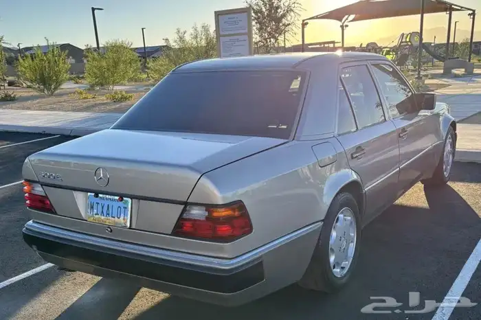 الأسطورة اي 500 1992 Mercedes Benz E500 (مزاد ينتهي 12 11) 2