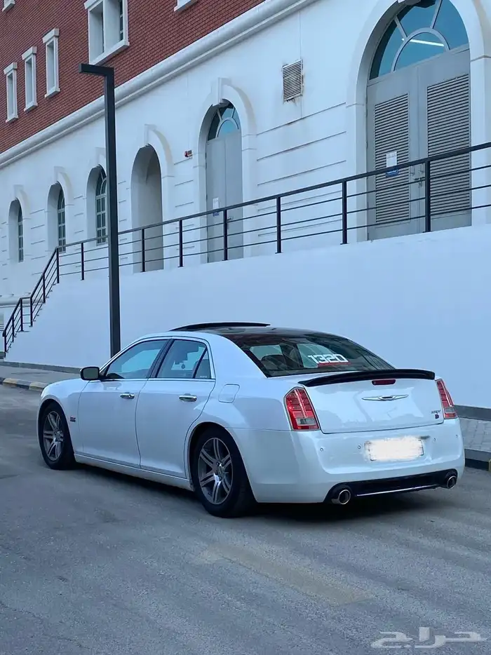 للبيع كرايزلر 2014 اعلى فئه 3