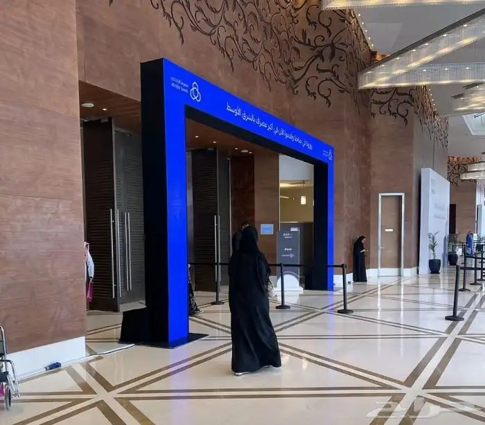 شاشات تفاعلية طولية وعرضية للبيع واجار و شاشات LED 9