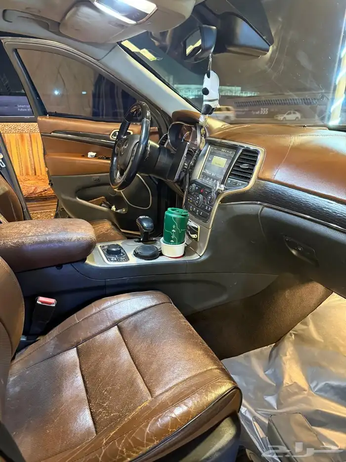 جيب شيروكي 4