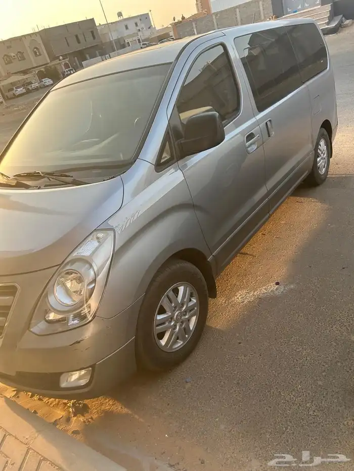 باص هونداي H1 0