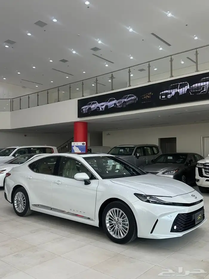 تويوتا كامرى بنزين LE 8