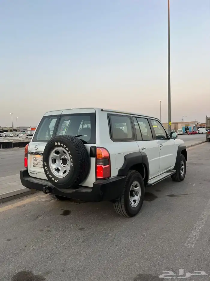 نيسان فتك 2011 ماشي فقط 113 الف فقط للبيع 18