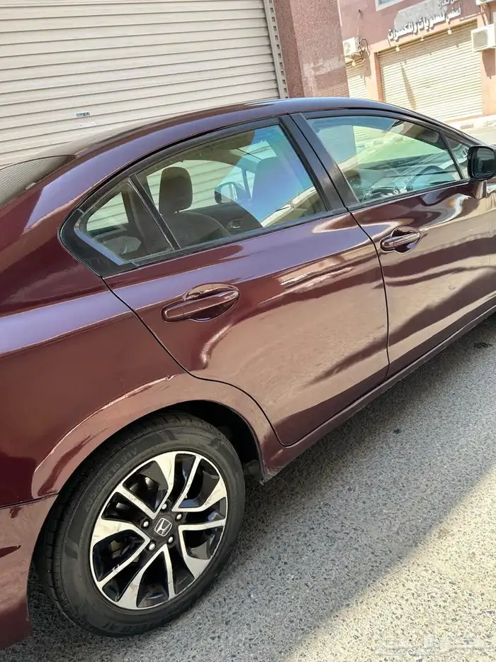 سيارة للبيع موديل 2113 للجادين مكينتها صغيرة 5