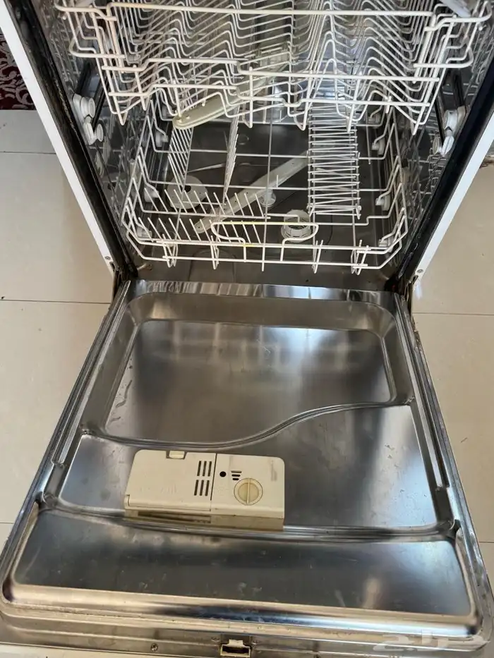 مايكرويف وفرن كهربائي وغسالة صحون   كنب مرتفع 1