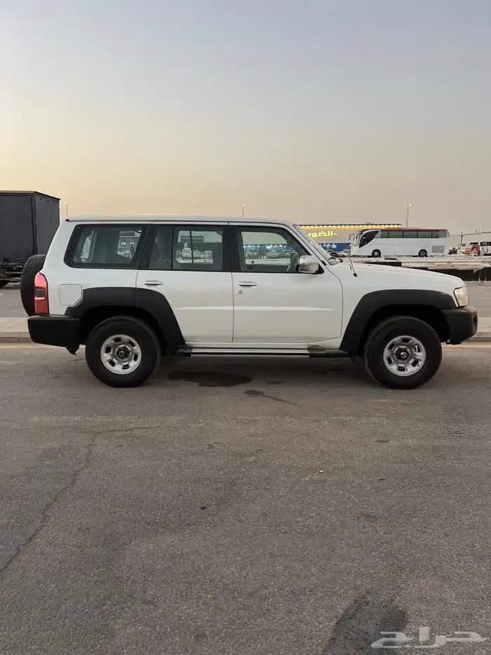 نيسان فتك 2011 ماشي فقط 113 الف فقط للبيع 3