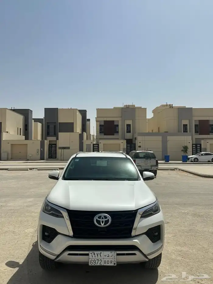 فورتشنر 2022مكينة 2800او البدل بهايلكس ديزل 2800مديل حديث 0