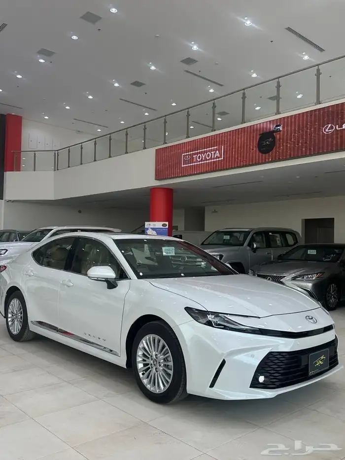 تويوتا كامرى بنزين LE 9