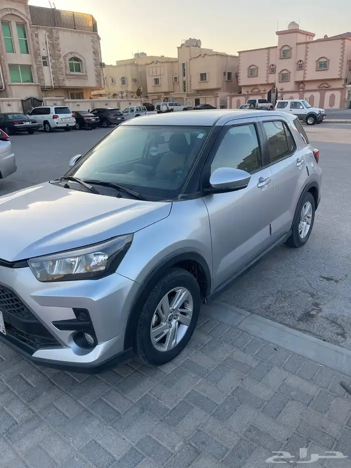 للبيع سياره تيوتا رايز 5