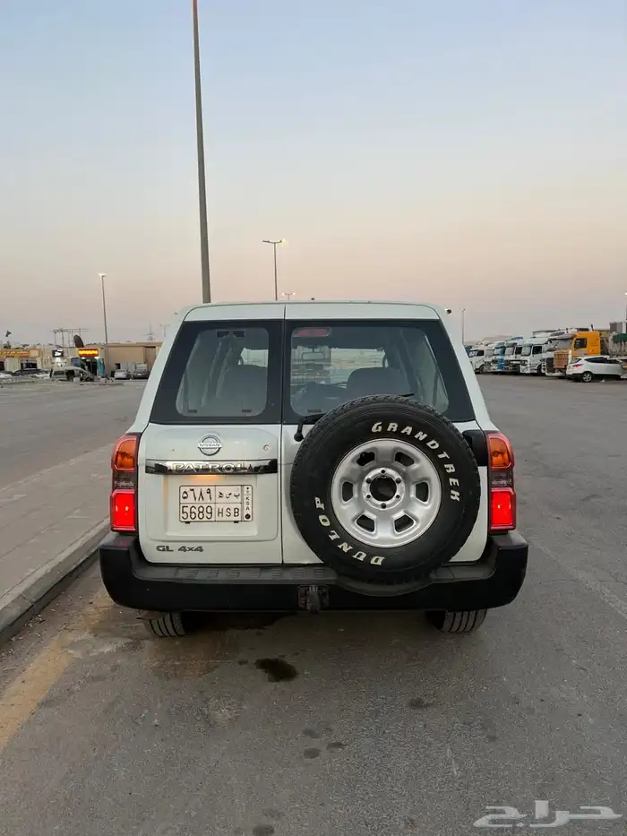 نيسان فتك 2011 ماشي فقط 113 الف فقط للبيع 5