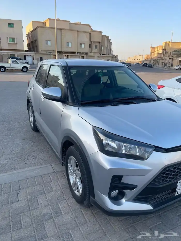 للبيع سياره تيوتا رايز 4