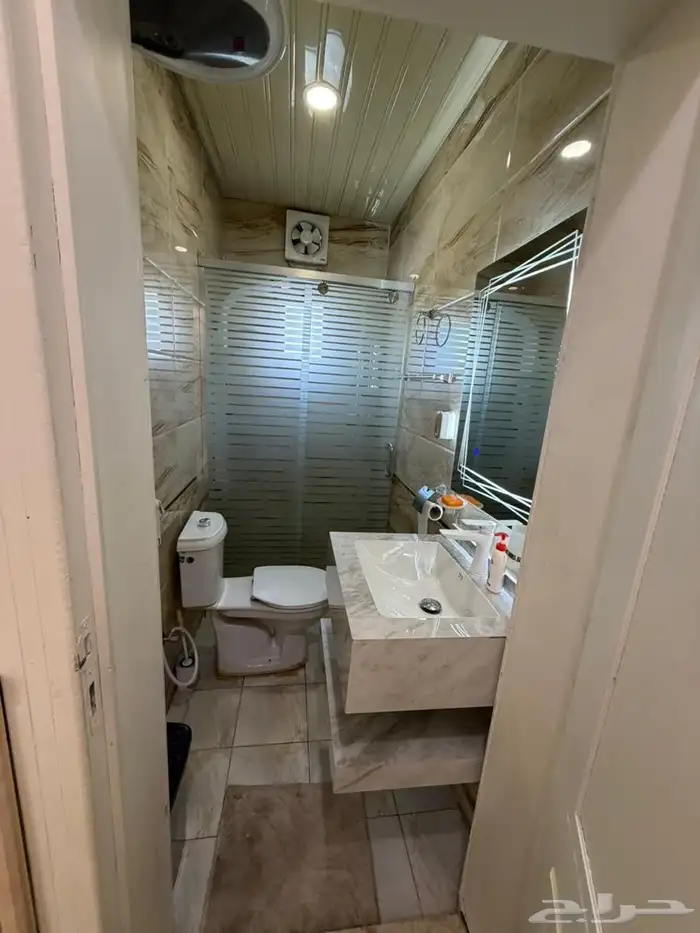 شقة للإيجار 5 غرف بحي الزهراء 5