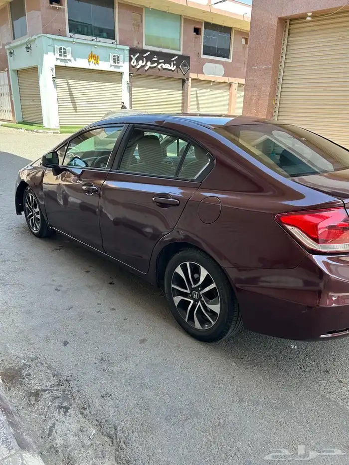 سيارة للبيع موديل 2113 للجادين مكينتها صغيرة 4