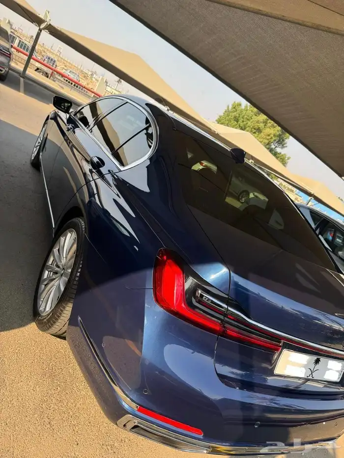 بي ام دبليو ممشى قليل 730 2021 3