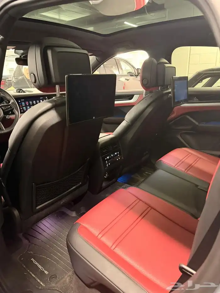 2024 Porsche Cayenne Coupe 8