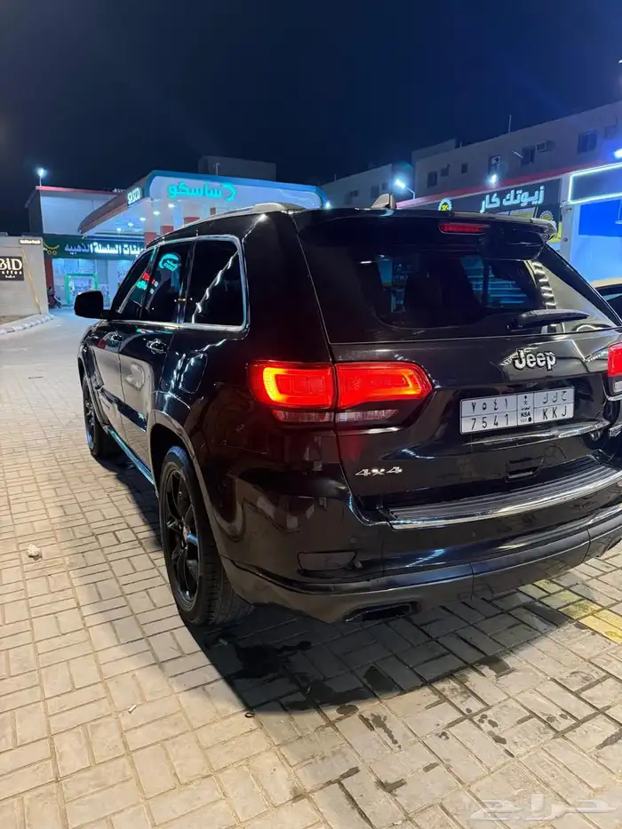 جيب شيروكي 8