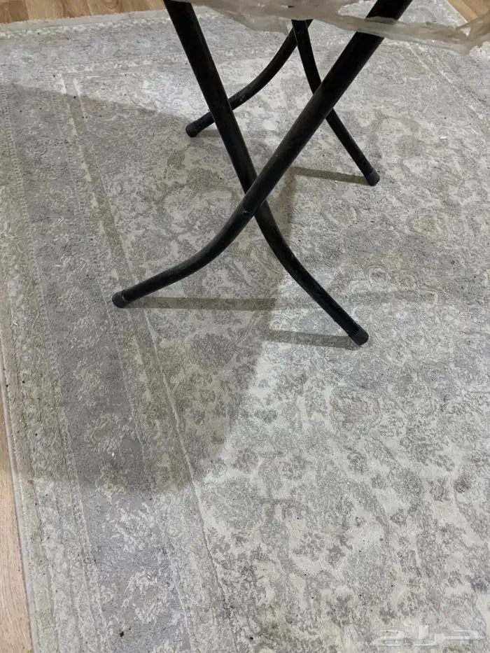 طاولة طعام جديد ونظيف واستعمال اسبوع على ب60 1