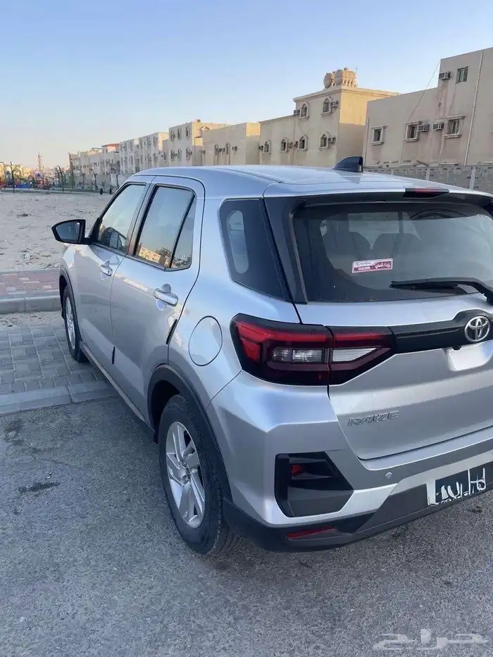 للبيع سياره تيوتا رايز 7