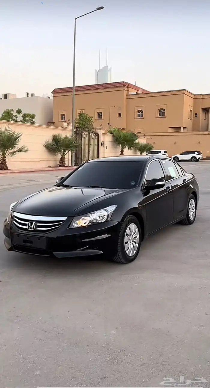 مطلوب اكورد 2012 ولا 2011مايهم اللون اهم شي نظيفه ب30 0