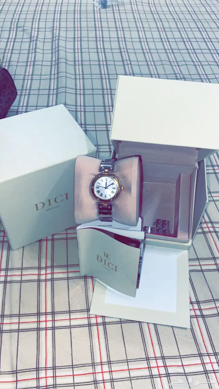 فايندرا حلق فضه ساعه ديور درجه اولى وشنطه كروسبوديDKNY 14