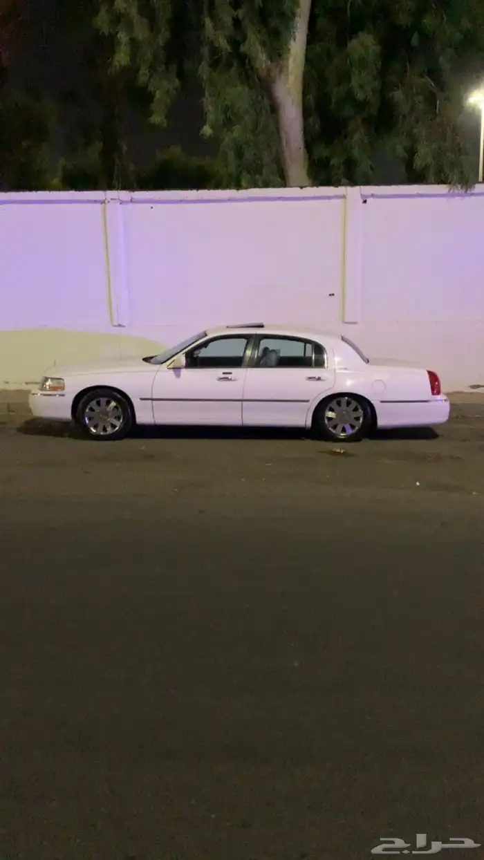 لنكولن تاون كار 2003 0
