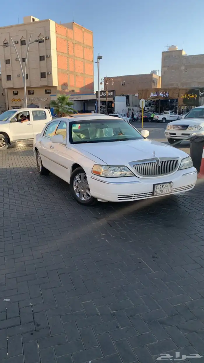 لنكولن تاون كار 2003 2